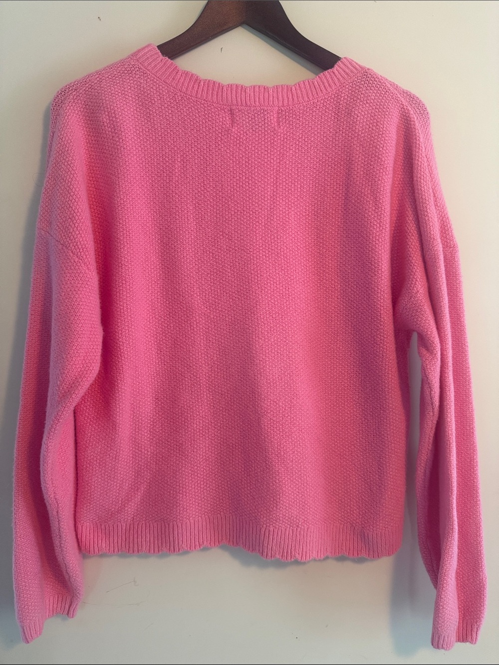 Old Navy Bright Pink So Soft Heart-Detail Boucle Crewneck Sweater Sz M EUC - Picture 5 of 5